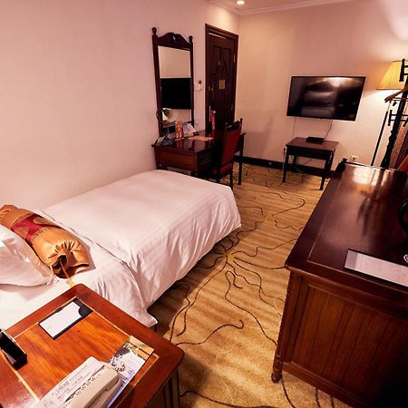 Jin Jiang Pacific Hotel Шанхай Экстерьер фото
